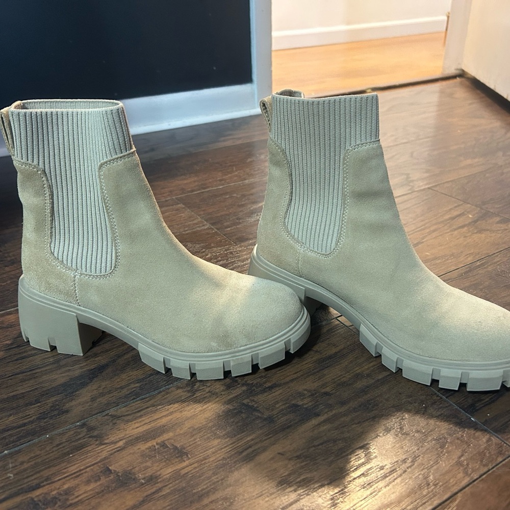 Women's Tan Ankle Boots